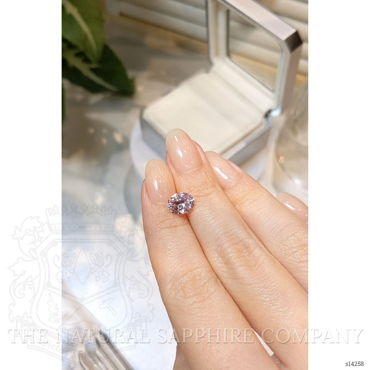 1.81 Ct. Pink Sapphire from Ceylon (Sri Lanka)