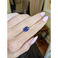 3.17 Ct. Blue Sapphire from Ceylon (Sri Lanka) Life Style