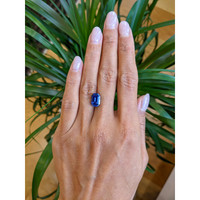 4.09 Ct. Blue Sapphire from Ceylon (Sri Lanka) Life Style
