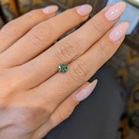 1.12 Ct. Yellowish Green Sapphire from Ceylon (Sri Lanka) Life Style