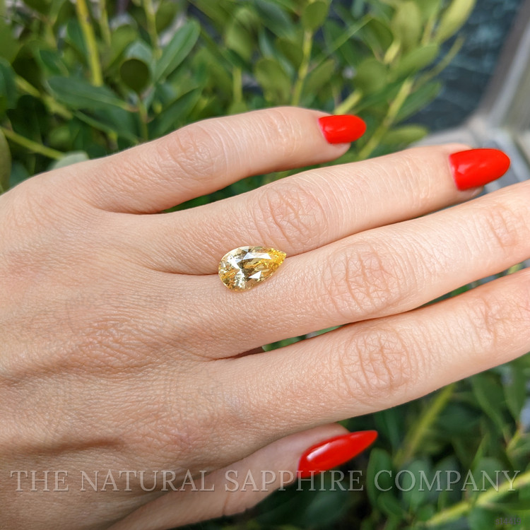 4.00 Ct. Yellow Sapphire from Ceylon (Sri Lanka)