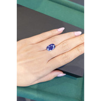 4.40 Ct. Blue Sapphire from Burma (Myanmar) Life Style