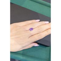 2.63 Ct. Sapphire from Madagascar Life Style