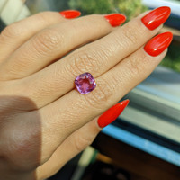 3.25 Ct. Pink Sapphire from Ceylon (Sri Lanka) Life Style