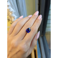 5.24 Ct. Blue Sapphire from Ceylon (Sri Lanka) Life Style