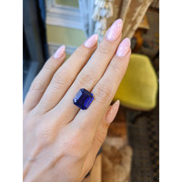 8.70 Ct. Blue Sapphire from Ceylon (Sri Lanka) Life Style