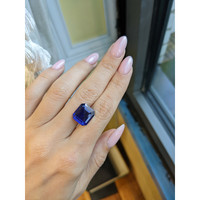 8.70 Ct. Blue Sapphire from Ceylon (Sri Lanka) Life Style