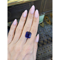 8.70 Ct. Blue Sapphire from Ceylon (Sri Lanka) Life Style