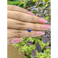 1.05 Ct. Blue Sapphire from Ceylon (Sri Lanka) Life Style