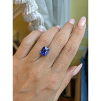 3.01 Ct. Blue Sapphire from Ceylon (Sri Lanka) Life Style