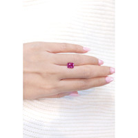 2.60 Ct. Purplish Pink Sapphire from Ceylon (Sri Lanka) Life Style