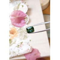 5.00 Ct. Color Change Sapphire from Ceylon (Sri Lanka) Life Style