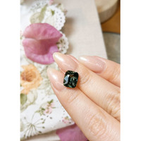 5.00 Ct. Color Change Sapphire from Ceylon (Sri Lanka) Life Style