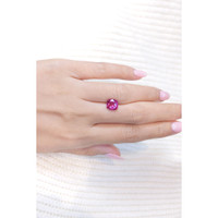 3.22 Ct. Reddish Pink Sapphire from Ceylon (Sri Lanka) Life Style