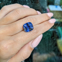 10.19 Ct. Blue Sapphire from Ceylon (Sri Lanka) Life Style