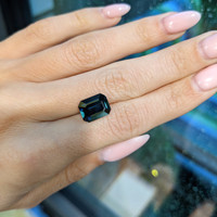 4.18 Ct. Greenish Blue Sapphire from Australia Life Style