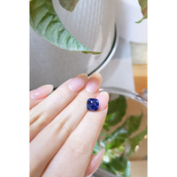 5.17 Ct. Blue Sapphire from Ceylon (Sri Lanka) Life Style