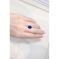 5.54 Ct. Blue Sapphire from Madagascar Life Style