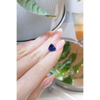 3.93 Ct. Blue Sapphire from Ceylon (Sri Lanka) Life Style