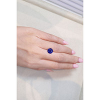 3.20 Ct. Blue Sapphire from Madagascar Life Style