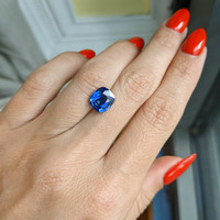 3.48 Ct. Blue Sapphire from Ceylon (Sri Lanka) Life Style