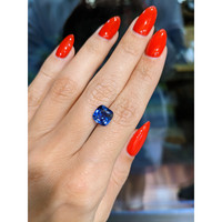 3.52 Ct. Blue Sapphire from Ceylon (Sri Lanka) Life Style
