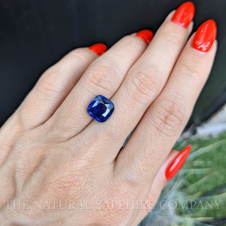 4.01 Ct. Blue Sapphire from Ceylon (Sri Lanka)