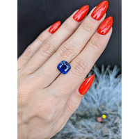 4.01 Ct. Blue Sapphire from Ceylon (Sri Lanka) Life Style
