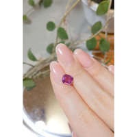 2.07 Ct. Purplish Pink Sapphire from Ceylon (Sri Lanka) Life Style