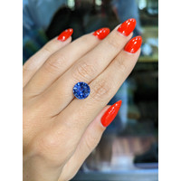 4.14 Ct. Blue Sapphire from Ceylon (Sri Lanka) Life Style