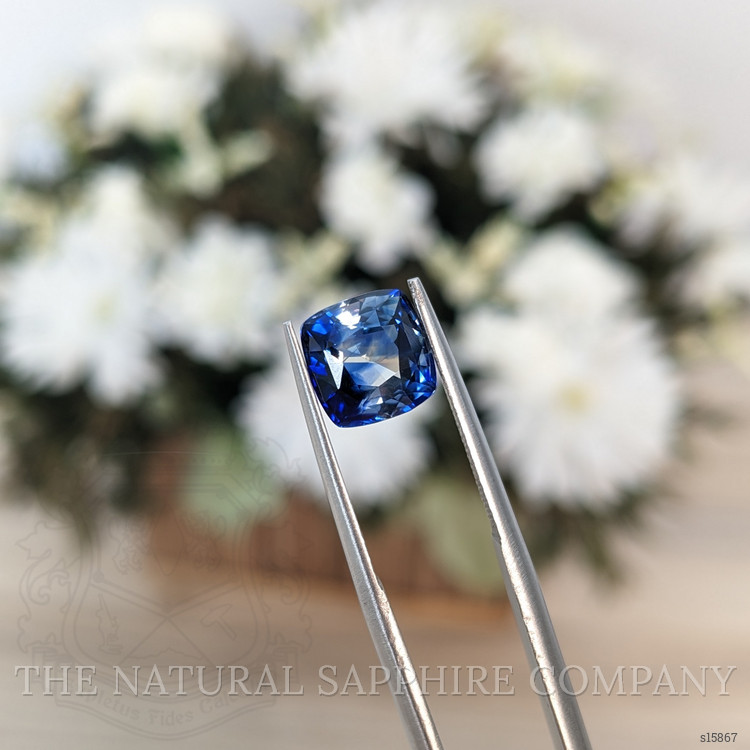 2.97 Ct. Bi Color Sapphire from Ceylon (Sri Lanka)