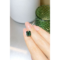 5.01 Ct. Green Sapphire from Ceylon (Sri Lanka) Life Style