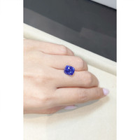 7.07 Ct. Blue Sapphire from Ceylon (Sri Lanka) Life Style