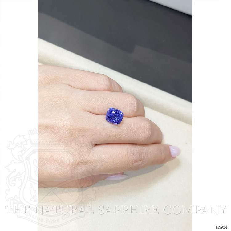 7.07 Ct. Blue Sapphire from Ceylon (Sri Lanka)