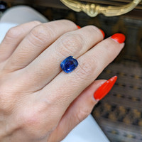 3.87 Ct. Blue Sapphire from Ceylon (Sri Lanka) Life Style