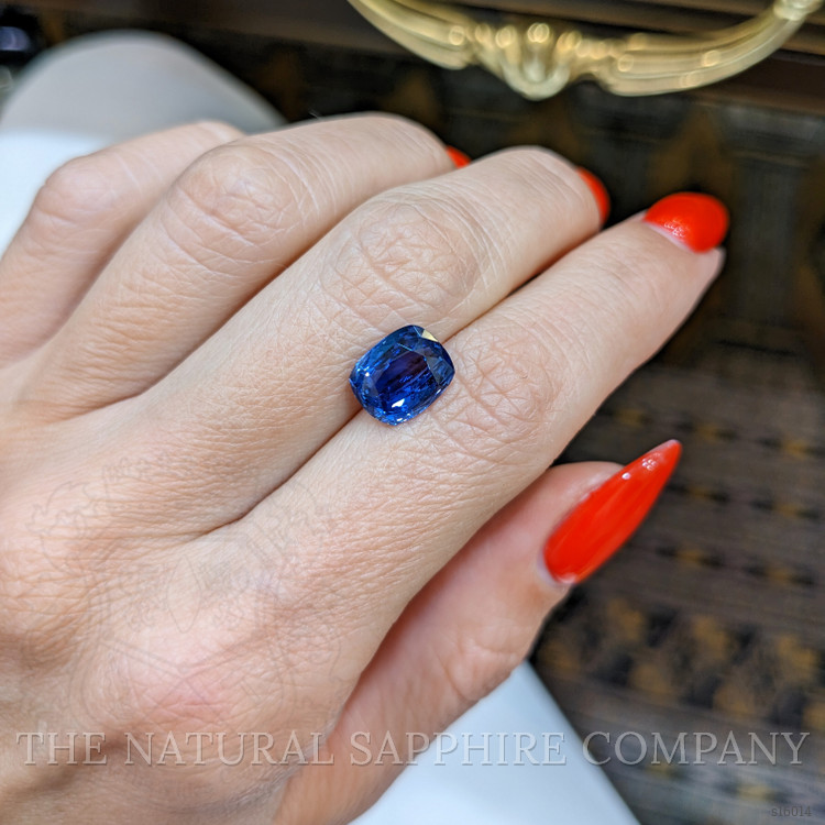 3.87 Ct. Blue Sapphire from Ceylon (Sri Lanka)
