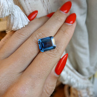 7.80 Ct. Blue Sapphire from Ceylon (Sri Lanka) Life Style
