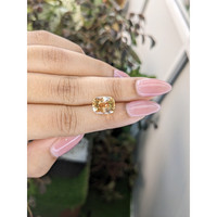 6.00 Ct. Peach Sapphire from Ceylon (Sri Lanka) Life Style