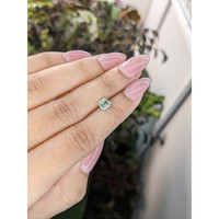 1.05 Ct. Yellowish Green Sapphire from Ceylon (Sri Lanka) Life Style