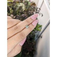 1.05 Ct. Yellowish Green Sapphire from Ceylon (Sri Lanka) Life Style