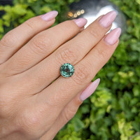 4.30 Ct. Bluish Green Sapphire from Ceylon (Sri Lanka) Life Style