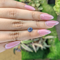 1.10 Ct. Bi Color Sapphire from Ceylon (Sri Lanka) Life Style