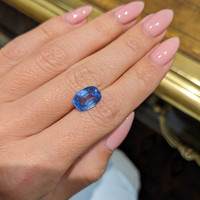 4.36 Ct. Blue Sapphire from Ceylon (Sri Lanka) Life Style