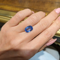4.36 Ct. Blue Sapphire from Ceylon (Sri Lanka) Life Style