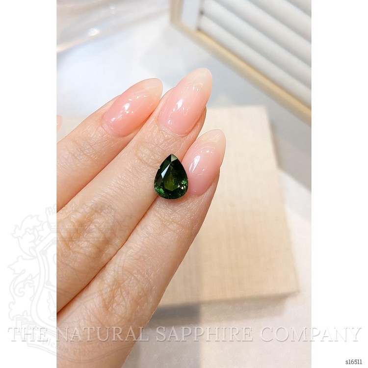 4.38 Ct. Green Sapphire from Ceylon (Sri Lanka)