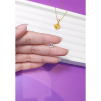 0.63 Ct. White Sapphire from Ceylon (Sri Lanka) Life Style