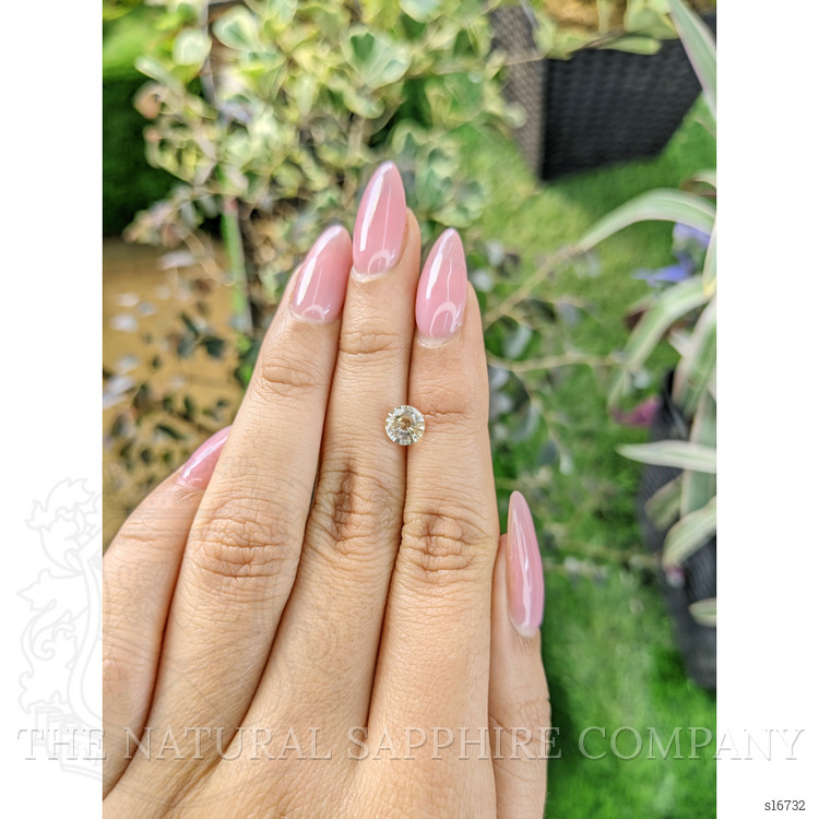 0.98 Ct. Peach Sapphire from Ceylon (Sri Lanka)