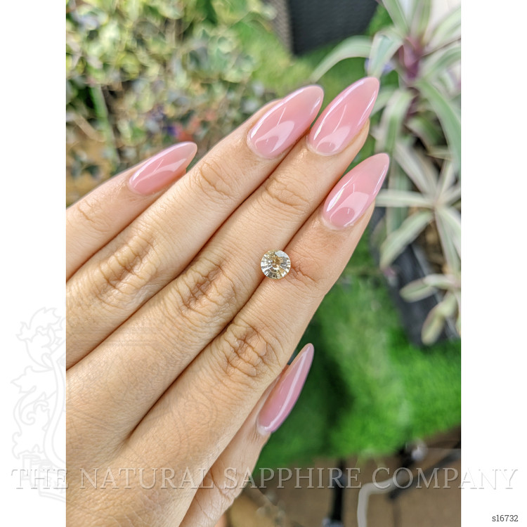 0.98 Ct. Peach Sapphire from Ceylon (Sri Lanka)