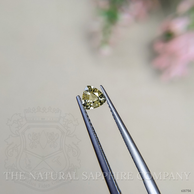 0.47 Ct. Yellow Sapphire from Ceylon (Sri Lanka)