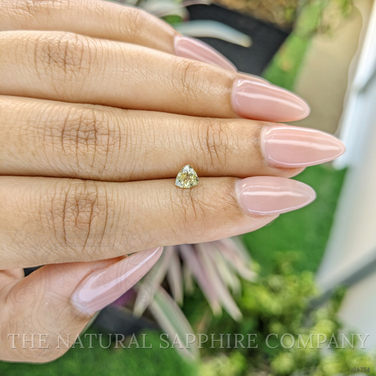 0.47 Ct. Yellow Sapphire from Ceylon (Sri Lanka)